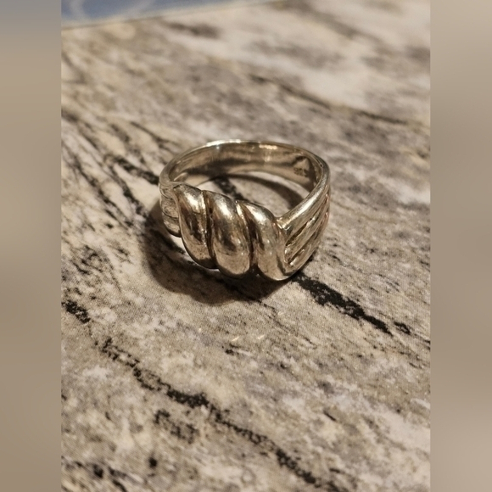 Vintage 925 Sterling silver art deco abstract wave ring, solid and comfortable